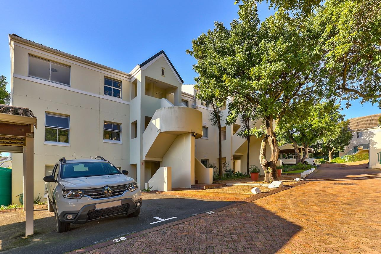 2 Bedroom Property for Sale in Vredehoek Western Cape